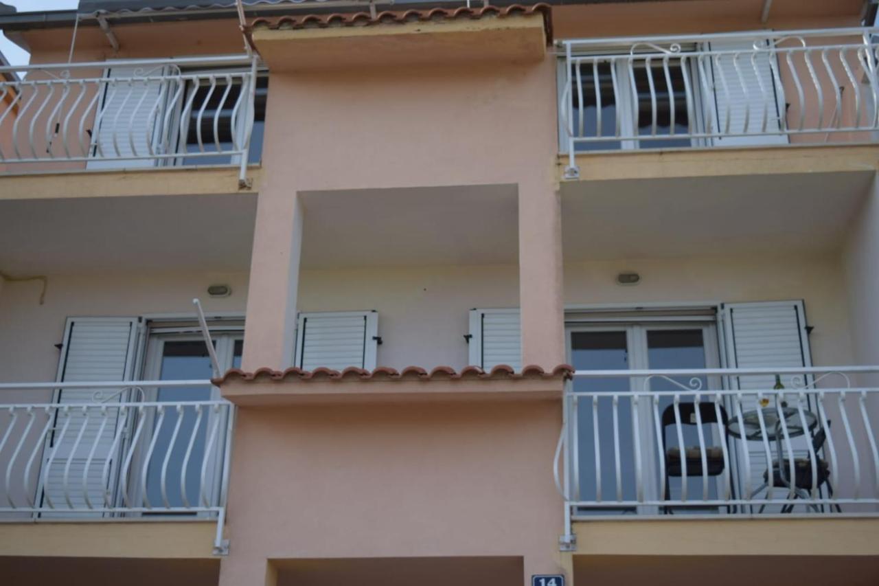 Apartments Marta Kastel Novi Exterior photo
