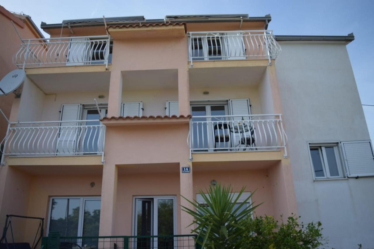 Apartments Marta Kastel Novi Exterior photo
